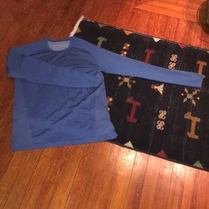 Long sleeve lulu lemon shirt